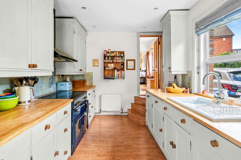 22 Durkins Road, East Grinstead, RH19 2ER