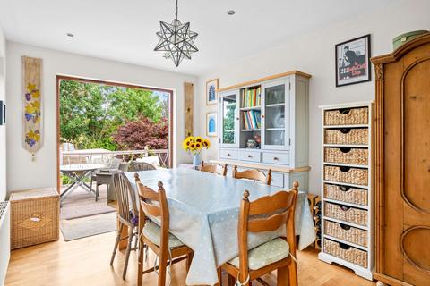 22 Durkins Road, East Grinstead, RH19 2ER