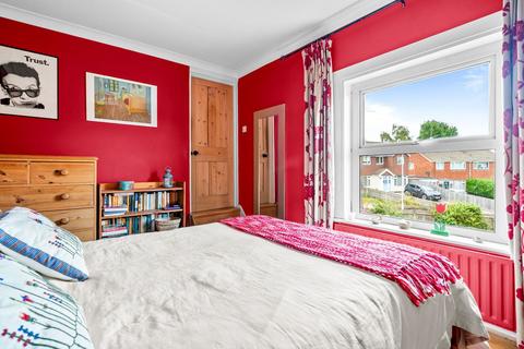 22 Durkins Road, East Grinstead, RH19 2ER