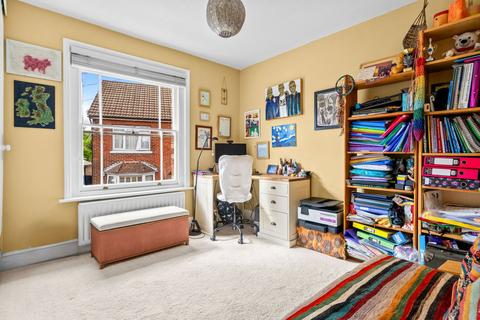 22 Durkins Road, East Grinstead, RH19 2ER