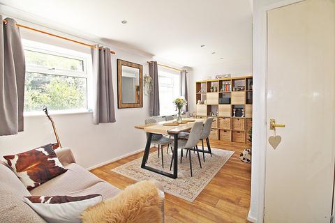 19 Clos Leland, Llantrisant, Pontyclun, CF72 8QN