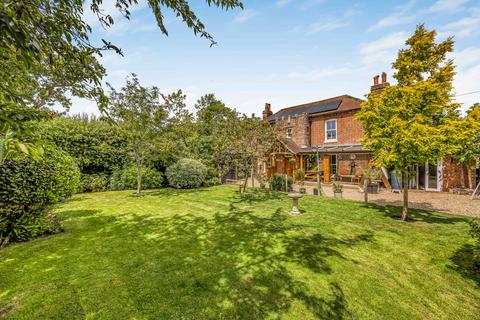 5 bedroom detached house for sale, Selsey Road, Chichester PO20