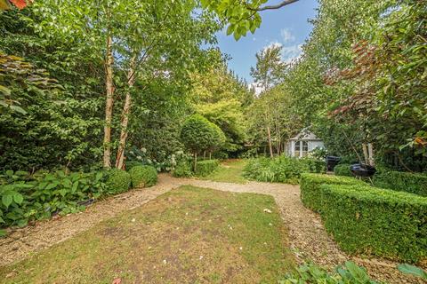 100 Ditton Road, Surbiton, KT6 6RH