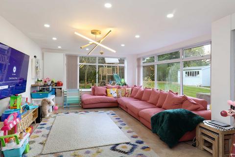6 bedroom chalet for sale, Old Beaconsfield Road, Farnham Common SL2