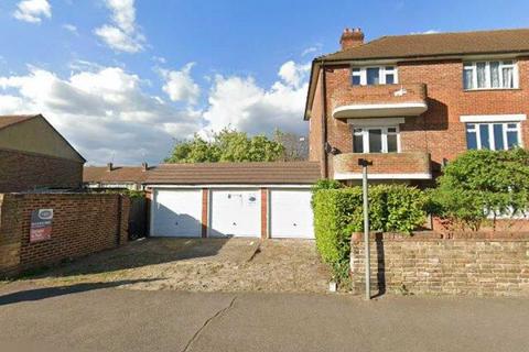 Garage to rent, Manor Road, Wallington SM6