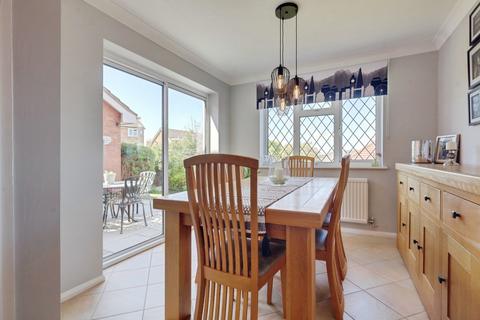 6 Biddenden Court, Basildon, SS13 2NS