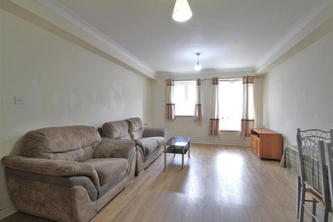 undefined, Dominion Close, Greater London TW3