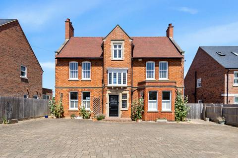 7 bedroom detached house for sale, Grange Road, Geddington, NN14