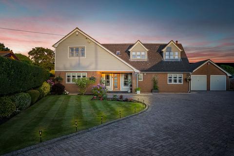 254 Moorfield Lane, Scarisbrick, Ormskirk, L40 8JF