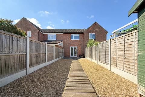 4 Galahad Close, Burnham-on-crouch, CM0 8EP