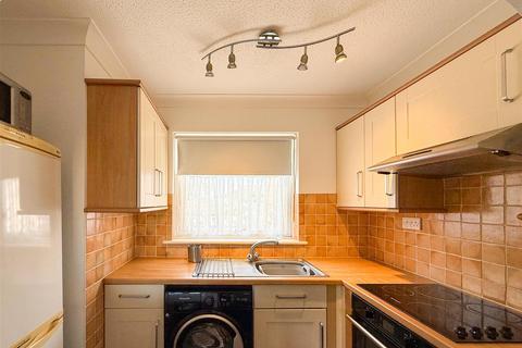 4 Galahad Close, Burnham-on-crouch, CM0 8EP