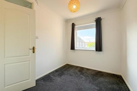 4 Galahad Close, Burnham-on-crouch, CM0 8EP