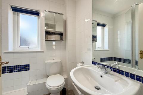 4 Galahad Close, Burnham-on-crouch, CM0 8EP