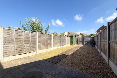 4 Galahad Close, Burnham-on-crouch, CM0 8EP