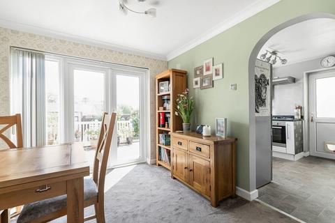 2 Bridgewater Rise, Brackley, NN13 6DA