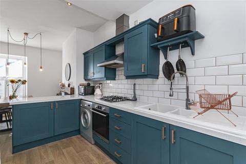 2 Earl Road, Ramsbottom, Bury, BL0 9EF