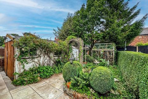 3 bedroom semi-detached house for sale, Dale Grove, Timperley