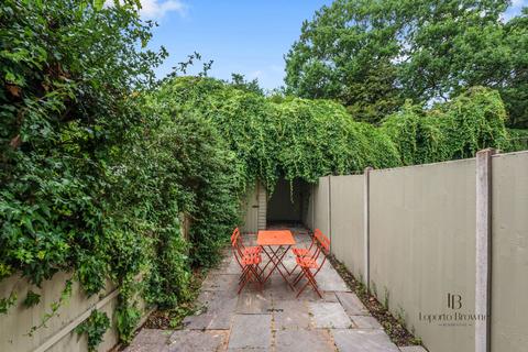 3 bedroom maisonette for sale, Wotton Road, NW2
