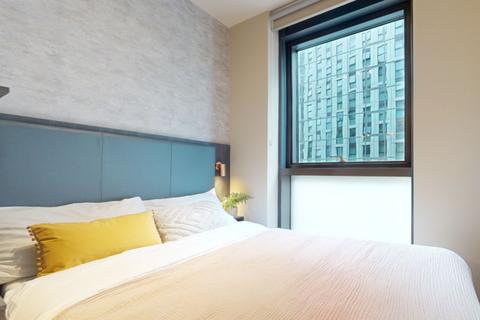 Studio to rent, Crossharbour Plaza