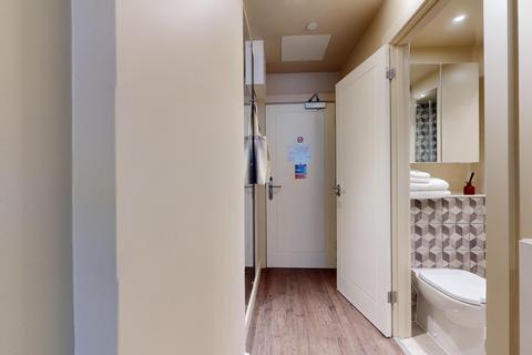 Studio to rent, Crossharbour Plaza