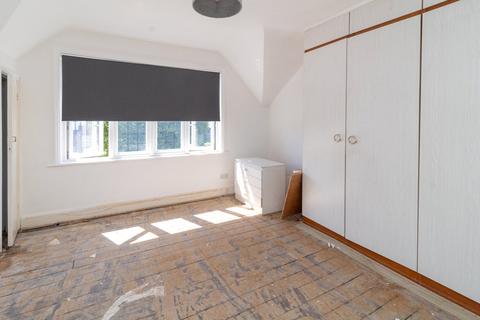 3 bedroom semi-detached house to rent, Purcells Avenue, Edgware, HA8