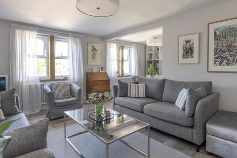 2 bedroom flat for sale, The Avenue, Sherborne