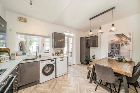 28 Fernthorpe Road, London, SW16 6DR