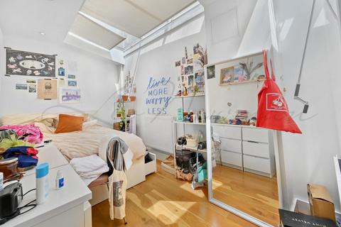 undefined, Fitzroy Mews, Fitzrovia, W1T