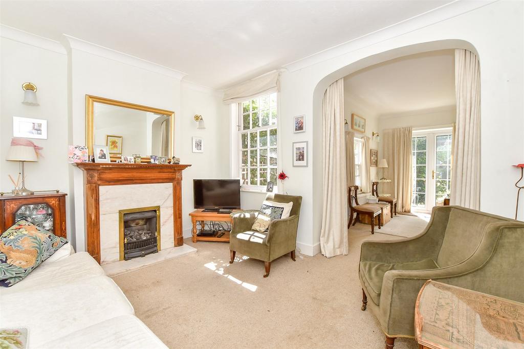 Lounge / Dining Room