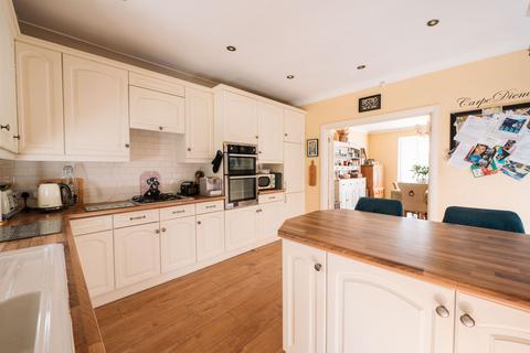 8 Bradgate Road, Bedford, MK40 3DE