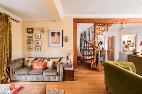8 Bradgate Road, Bedford, MK40 3DE