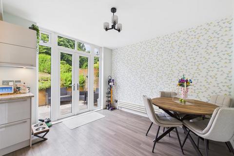45 Newstead Rise, Caterham, CR3 6RS