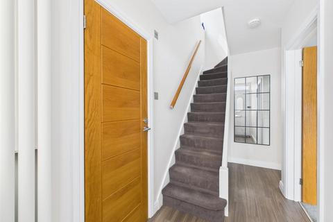 45 Newstead Rise, Caterham, CR3 6RS