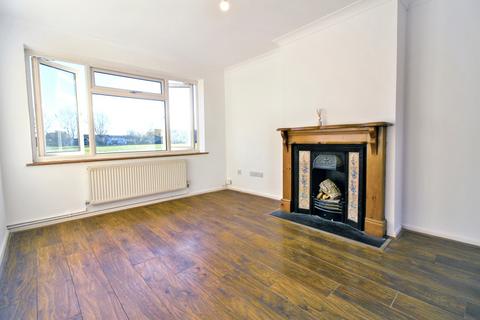 3 bedroom terraced house to rent, Readers Court, Chelmsford