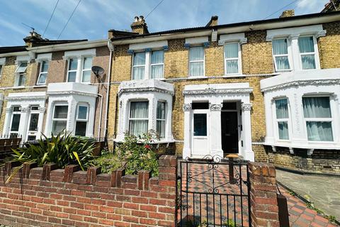 3 bedroom terraced house for sale, Ringstead Road, London, SE6
