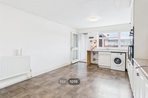 2 bedroom terraced house to rent, 155 Aberdovey Close, Bransholme, Hull, HU7 5DF