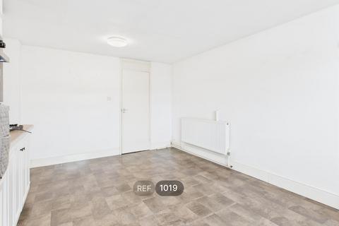 2 bedroom terraced house to rent, 155 Aberdovey Close, Bransholme, Hull, HU7 5DF