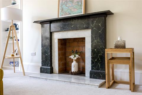 7/3 Polwarth Crescent, Edinburgh, EH11 1HP