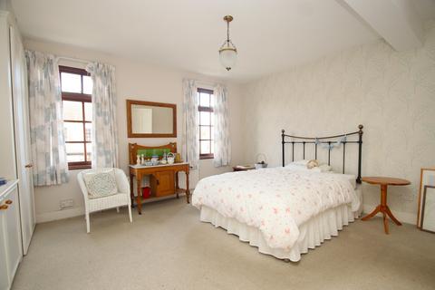 26 Gladstone Road, Farnborough, Orpington, BR6 7EA
