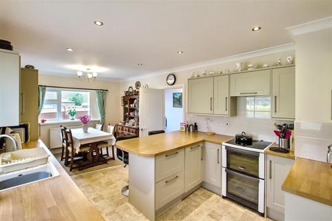 2 bedroom detached bungalow for sale, Cnwc Y Dintir, Cardigan