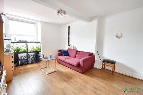 Flat 3, 102 Fore Street, Heavitree, Exeter, EX1 2RS