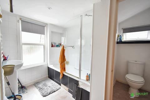 Flat 3, 102 Fore Street, Heavitree, Exeter, EX1 2RS