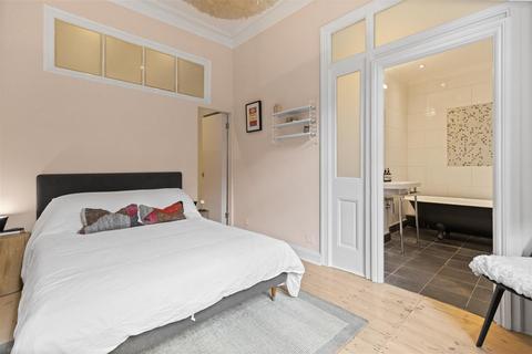 1 bedroom apartment for sale, Frognal, Hampstead London NW3