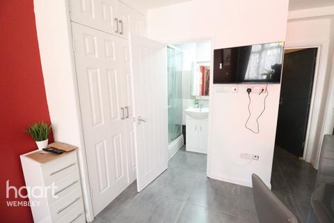 1 bedroom apartment to rent, Fernbank Road, London
