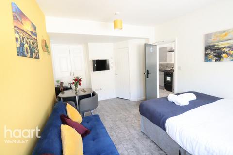 1 bedroom apartment to rent, Fernbank Road, London