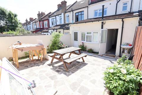 1 bedroom apartment to rent, Fernbank Road, London