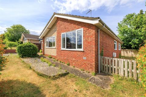6 Warwick Avenue, Halesworth, IP19 8PZ