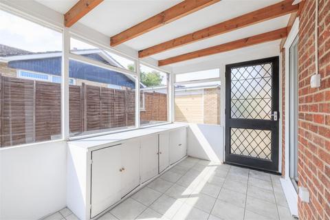 6 Warwick Avenue, Halesworth, IP19 8PZ