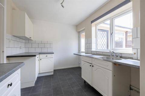 6 Warwick Avenue, Halesworth, IP19 8PZ