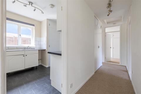 6 Warwick Avenue, Halesworth, IP19 8PZ